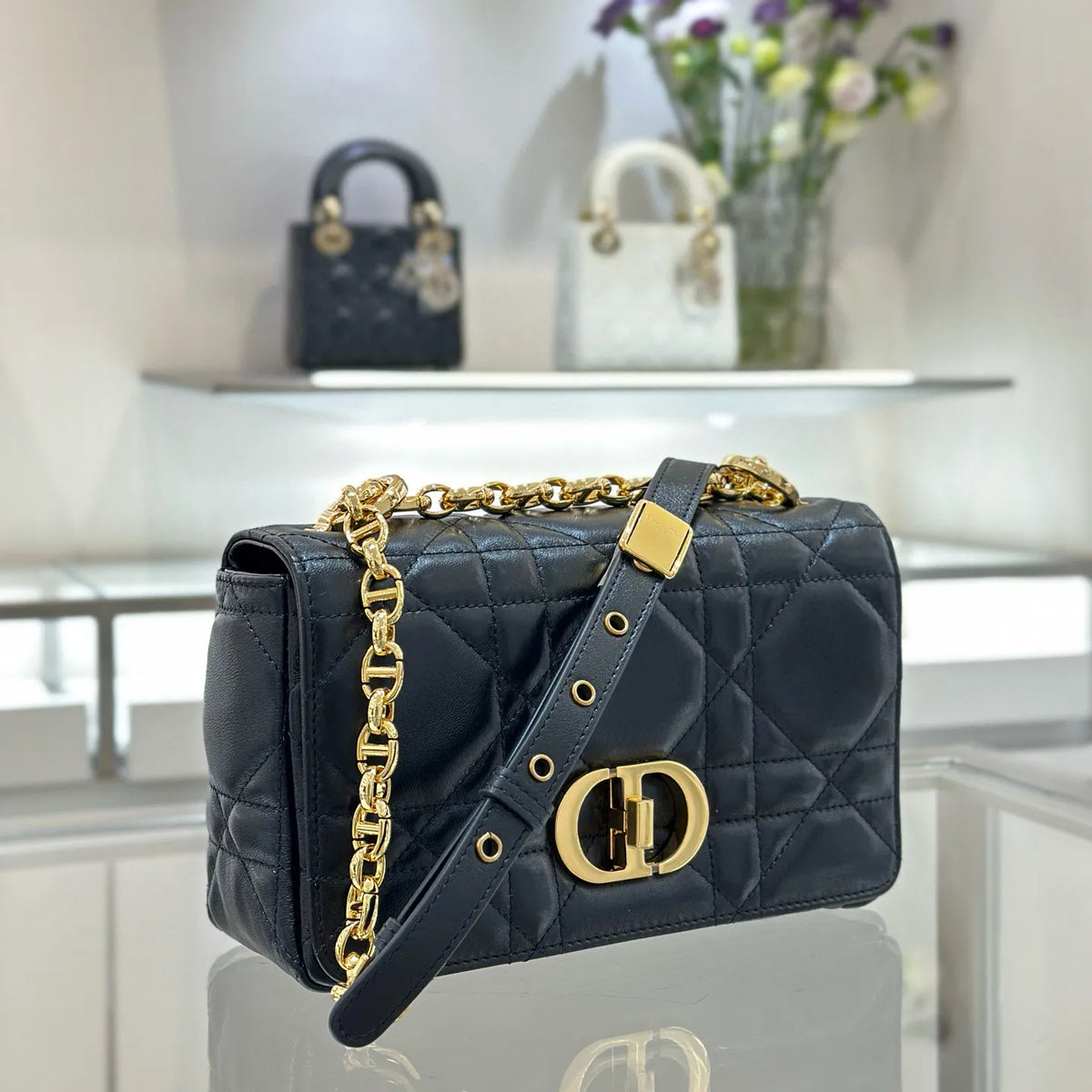 CD Caro 20 Cannage Chain Shoulder Bag Black 135379