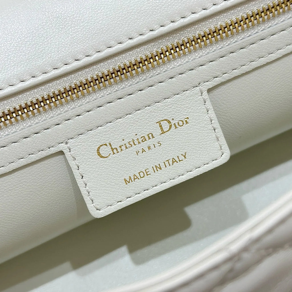 CD Caro Cannage Chain Shoulder Bag White 135384