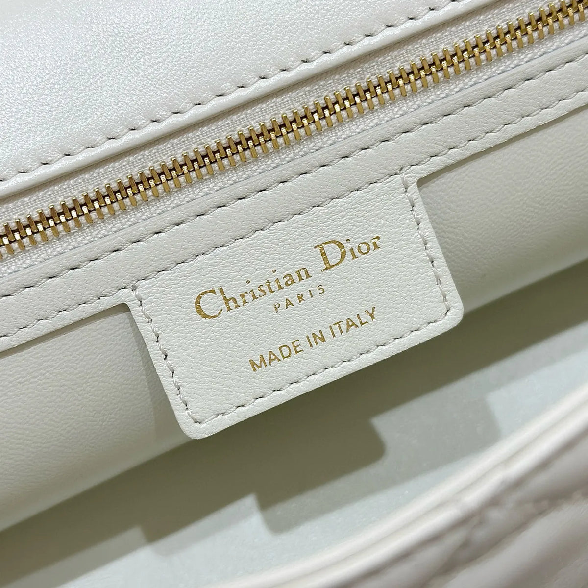 CD Caro Cannage Chain Shoulder Bag White 135384