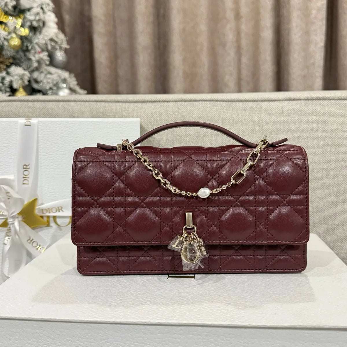 CD-WOC Jujube Red Pearl Chain Shoulder Bag 135437
