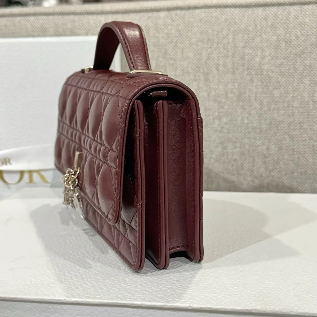 CD-WOC Jujube Red Pearl Chain Shoulder Bag 135437