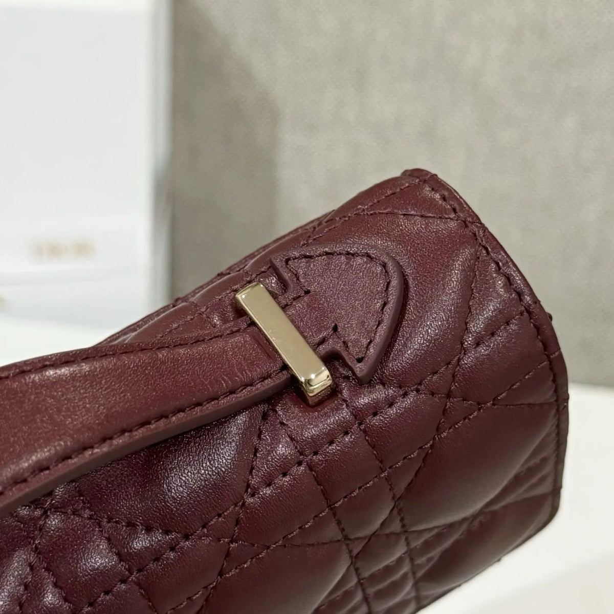 CD-WOC Jujube Red Pearl Chain Shoulder Bag 135437