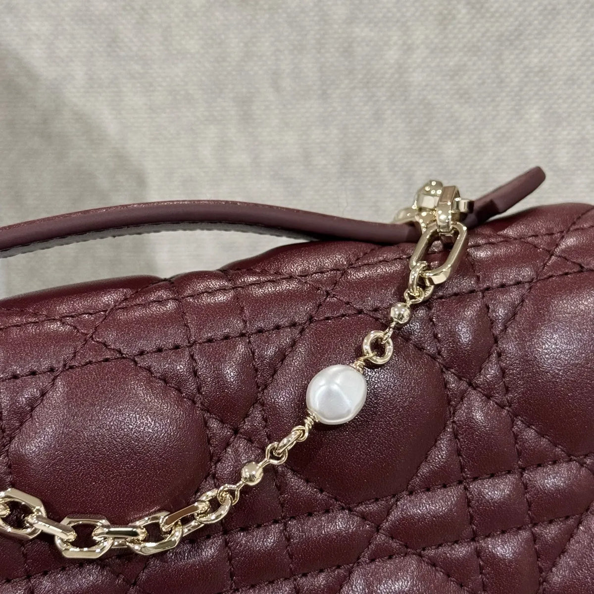 CD-WOC Jujube Red Pearl Chain Shoulder Bag 135437