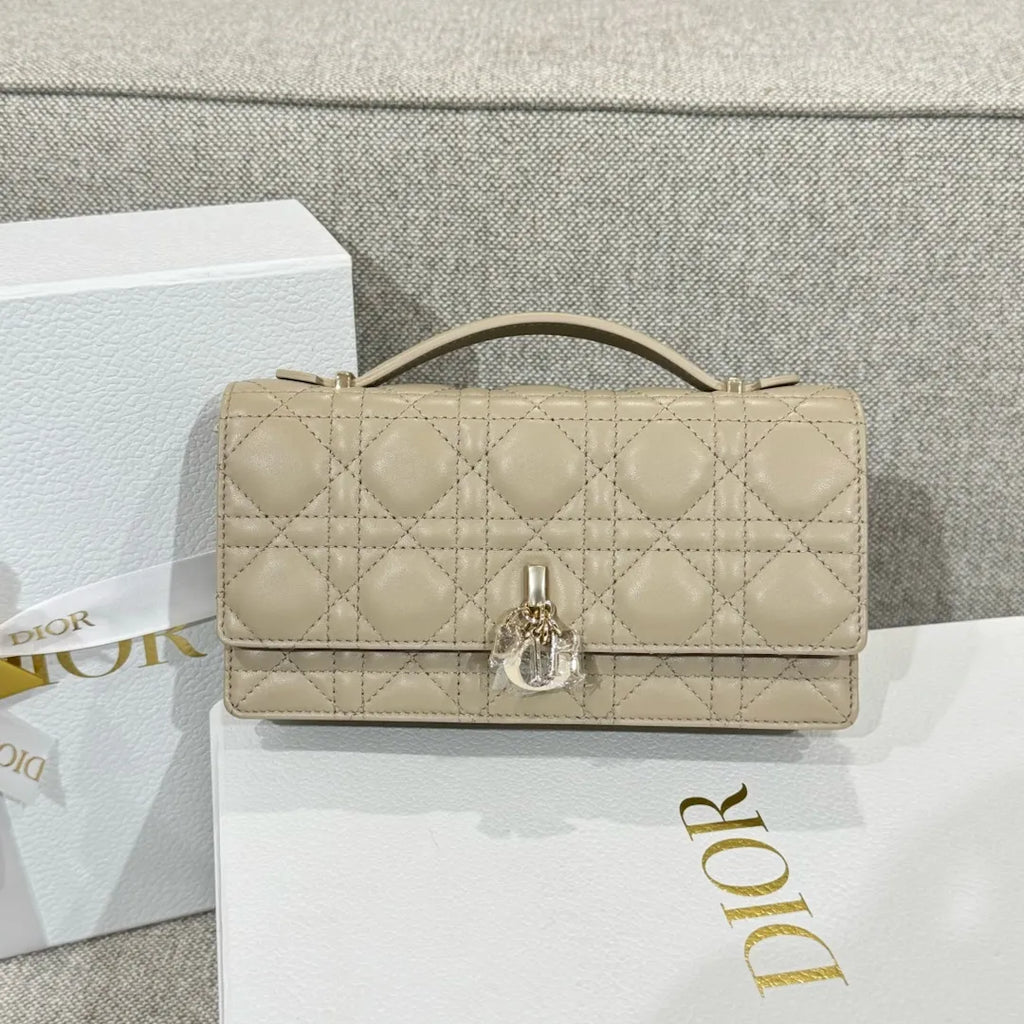 CD WOC Pearl Chain Crossbody Shoulder Bag Rice 135413