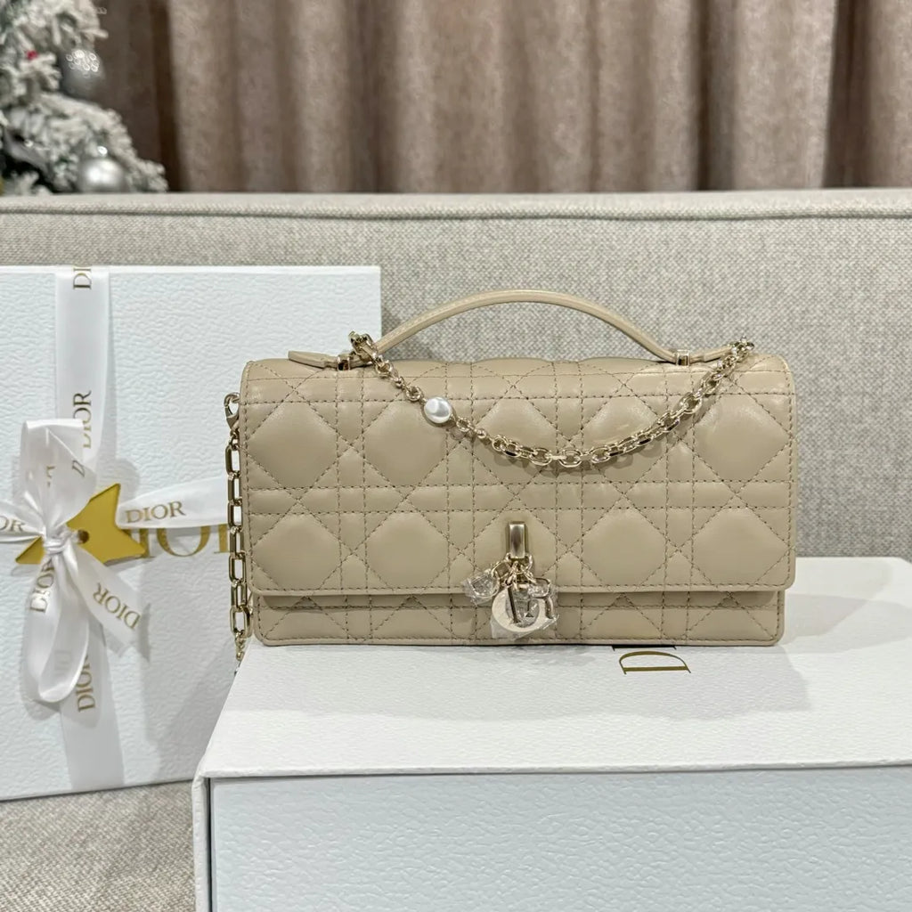 CD WOC Pearl Chain Crossbody Shoulder Bag Rice 135413