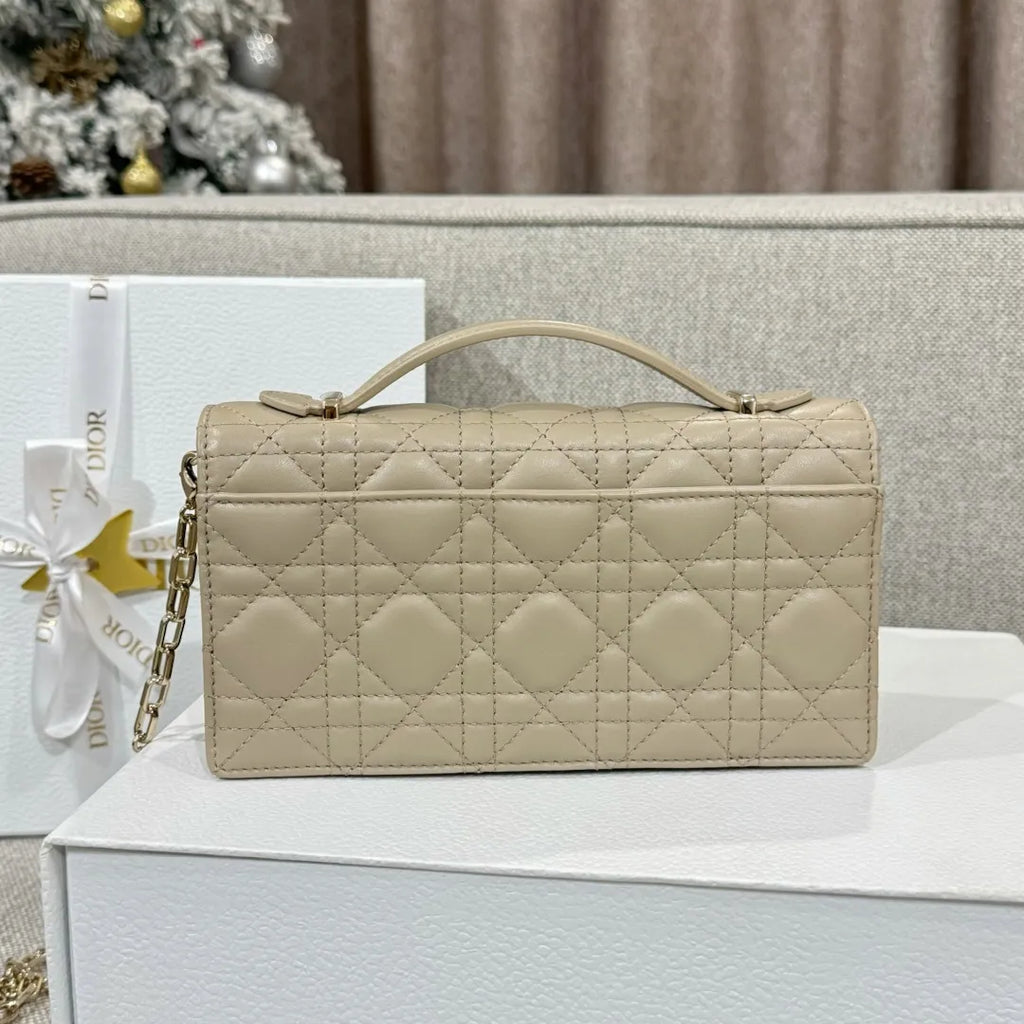 CD WOC Pearl Chain Crossbody Shoulder Bag Rice 135413