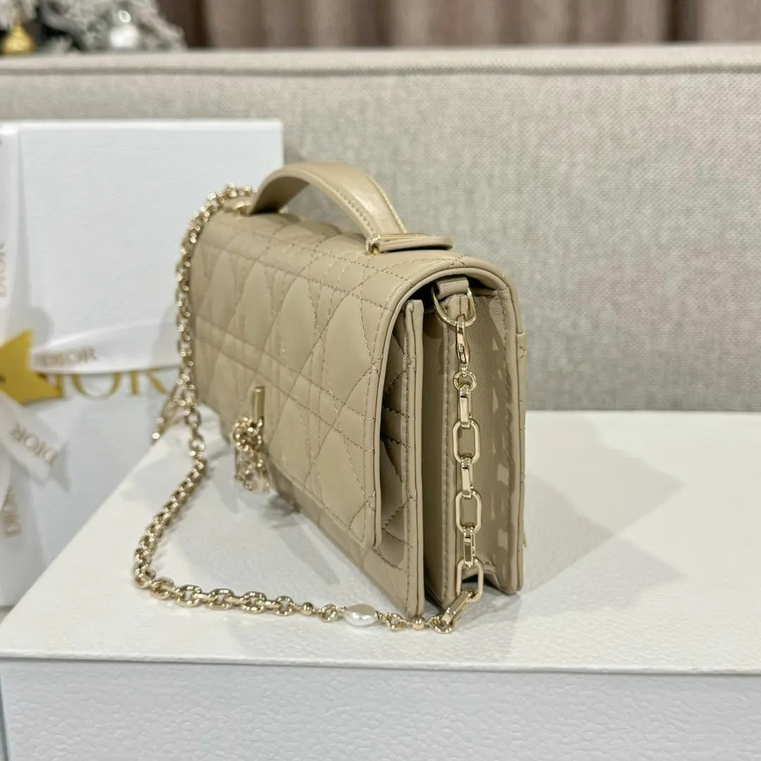 CD WOC Pearl Chain Crossbody Shoulder Bag Rice 135413