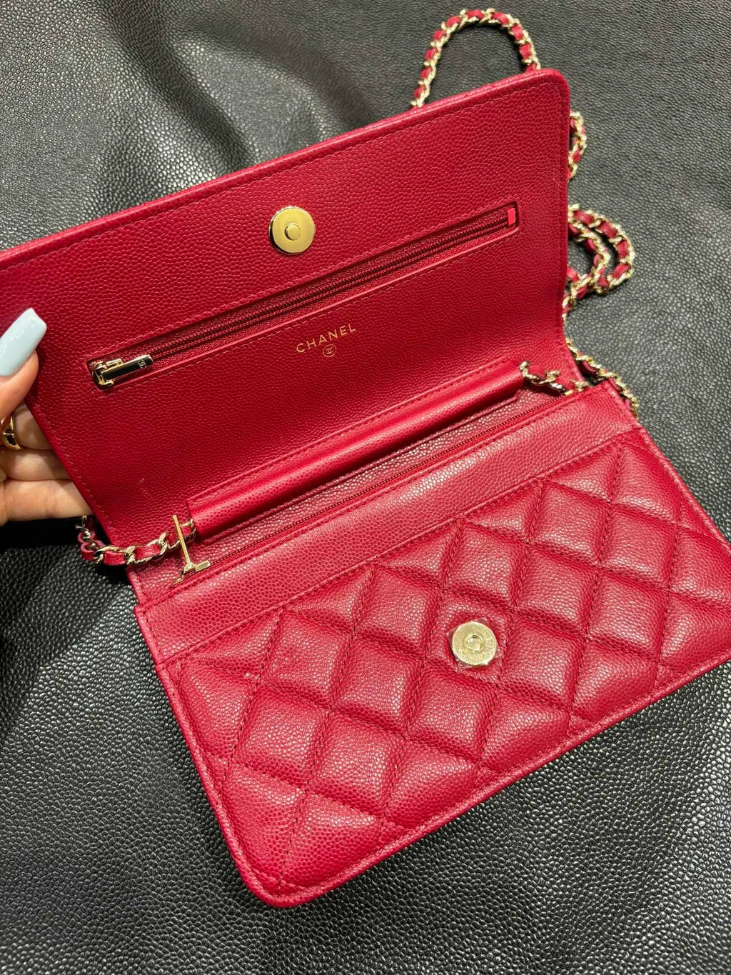 Ch@nel Classic Diamond-Quilted Caviar Leather Crossbody Bag 139916