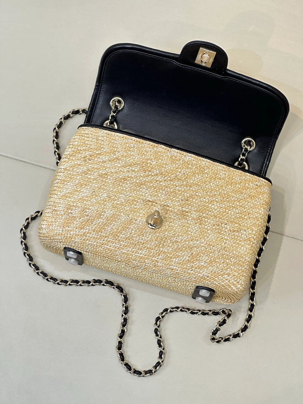CHANEL 2025/26 Cruise Flap Handbag