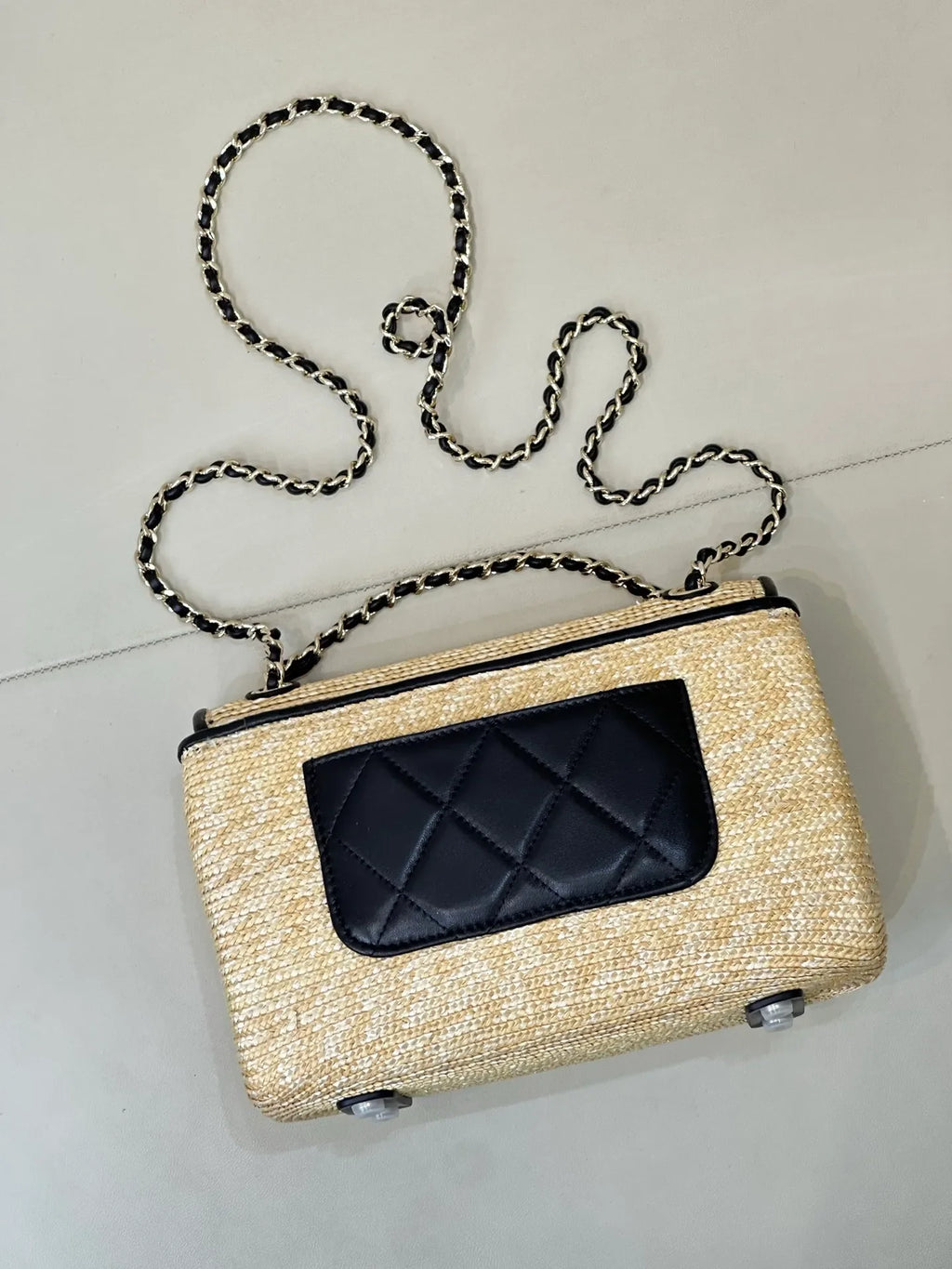 CHANEL 2025/26 Cruise Flap Handbag