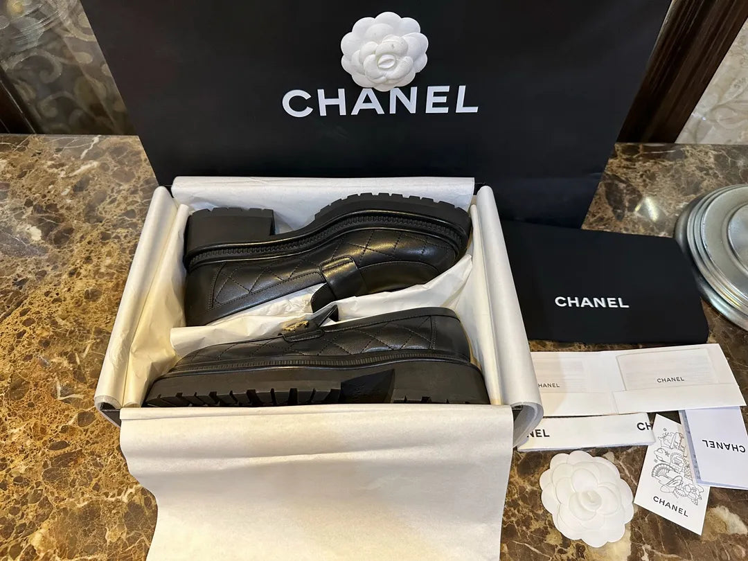 Chanel 23A Retro Platform Loafers 543539