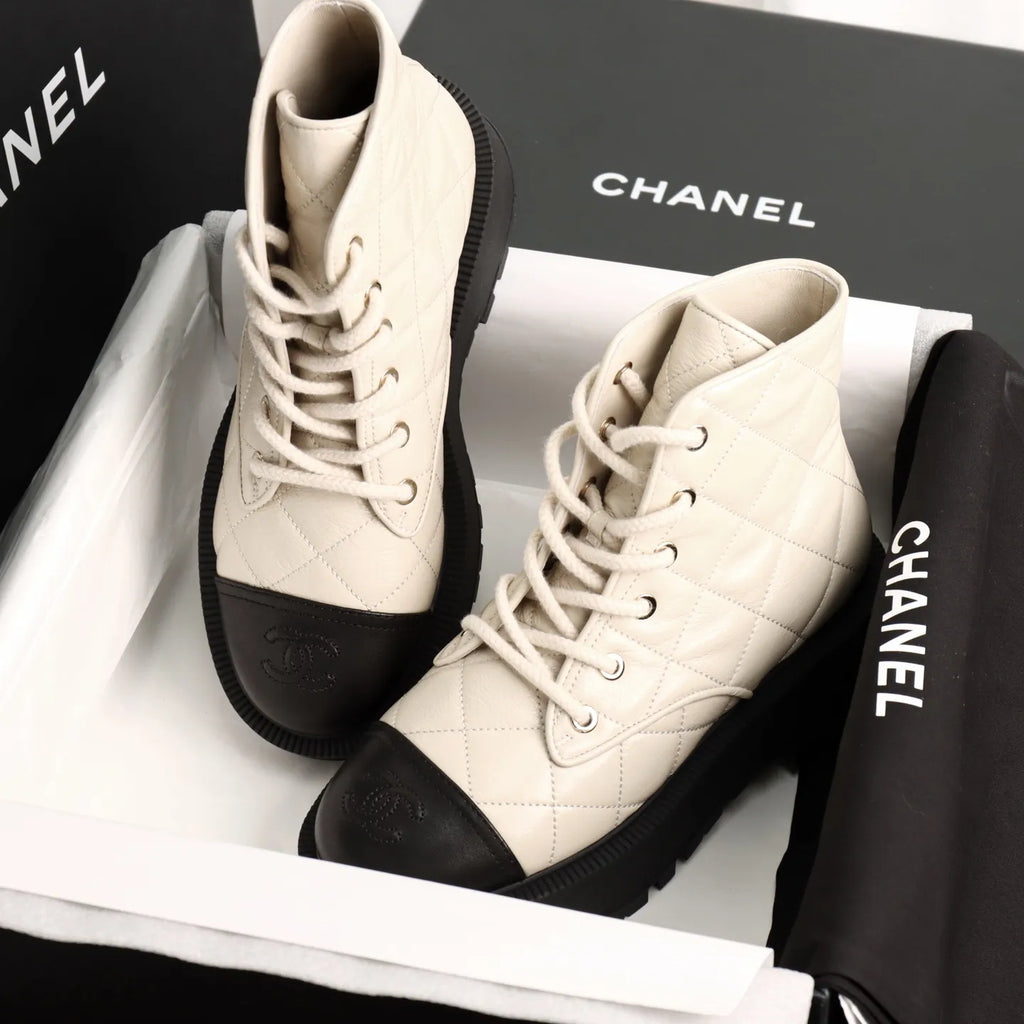 Chanel 24A White Quilted Ankle Boots 735624