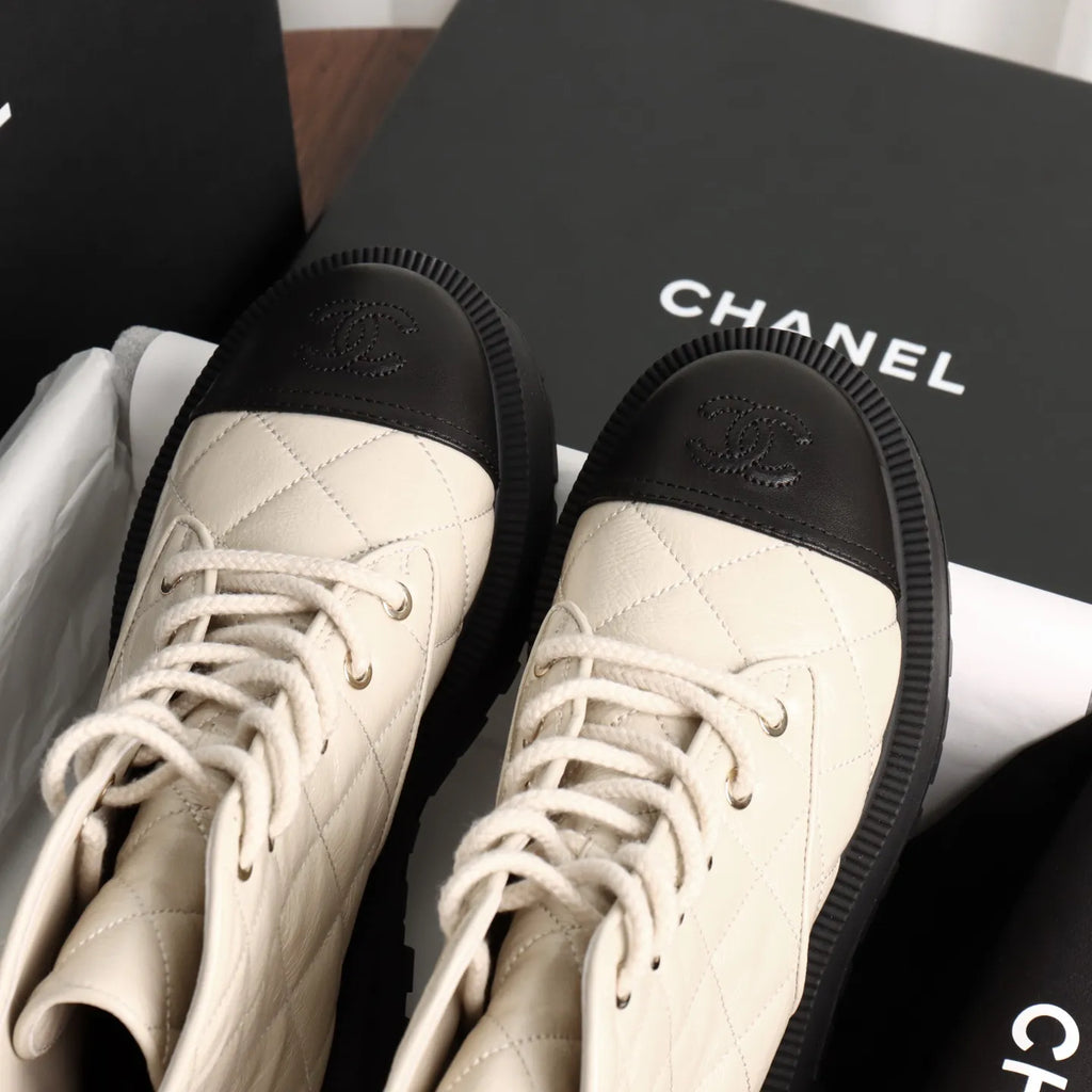 Chanel 24A White Quilted Ankle Boots 735624