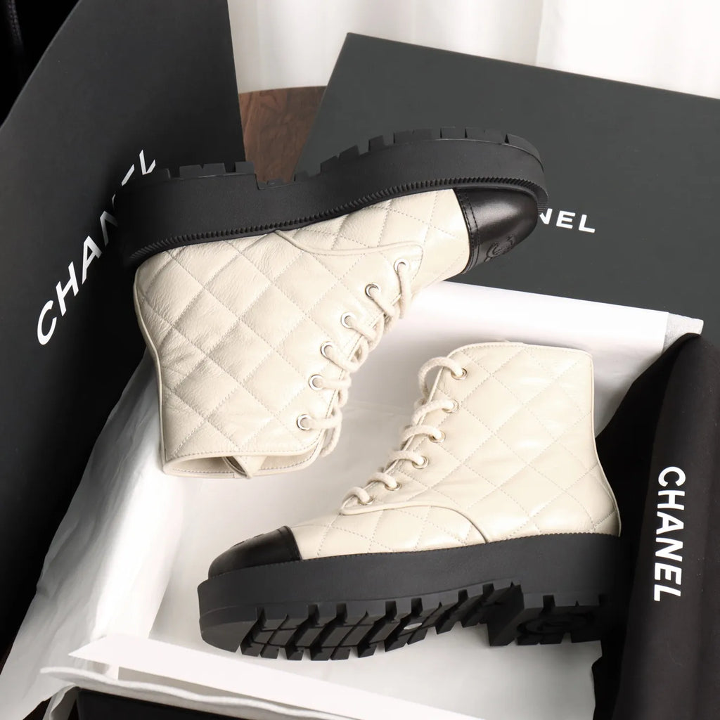 Chanel 24A White Quilted Ankle Boots 735624