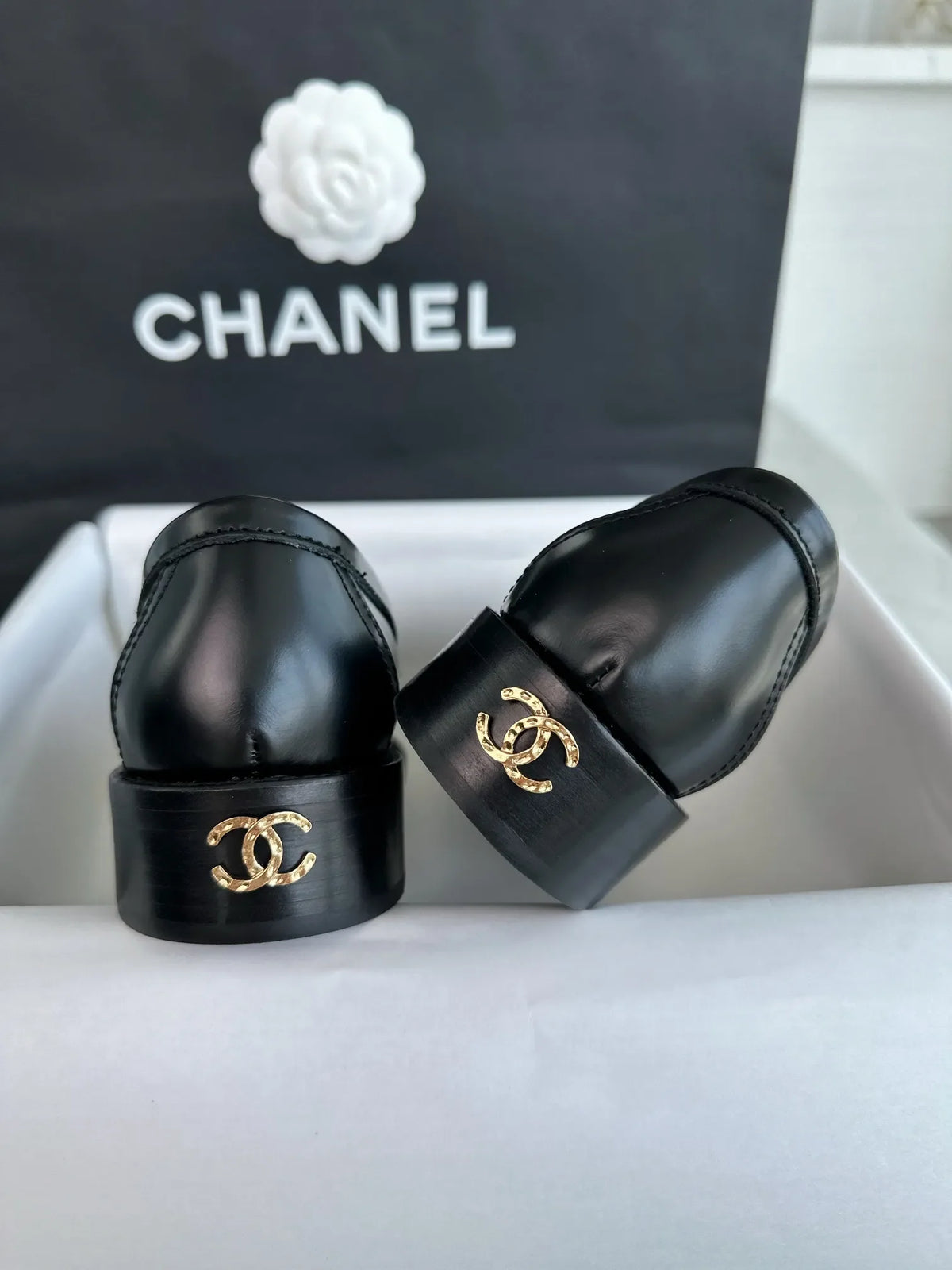 Chanel 24S Metal Camellia Black Loafers 543353