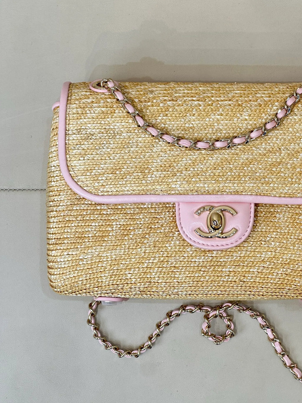 CHANEL 25/26 Cruise Raffia Lambskin Flap Bag