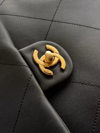 Chanel 25 Hobo Bag Leather AS5838