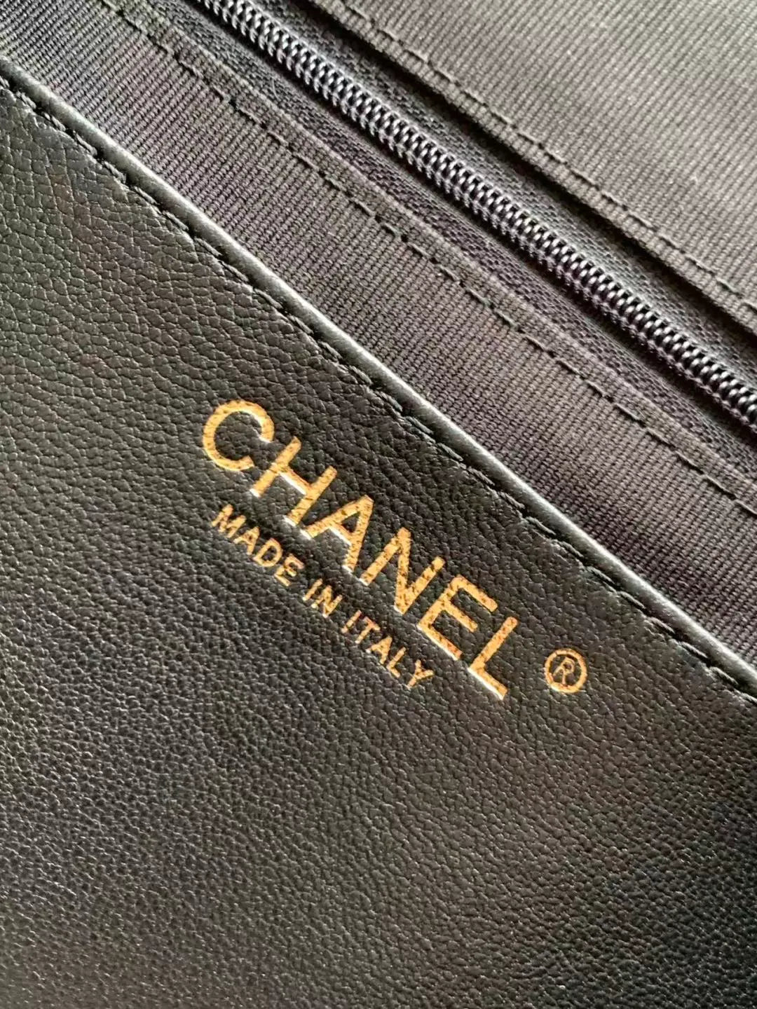 Chanel 25 Hobo Bag Leather AS5839