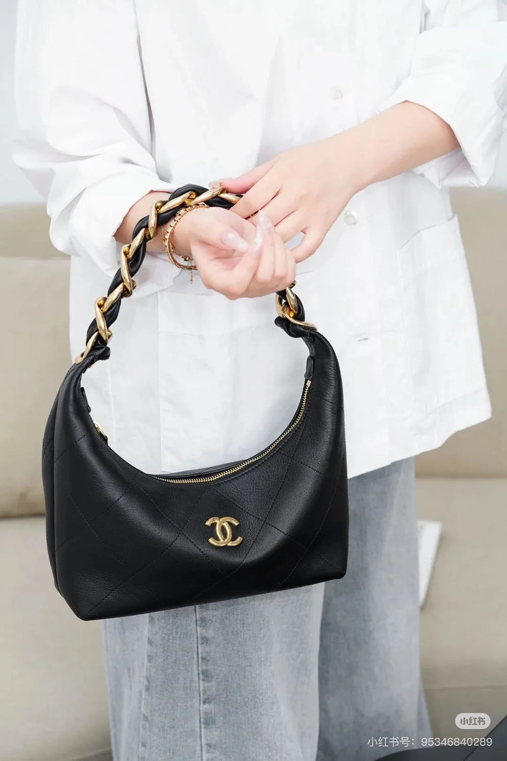 CHANEL 25 Hobo Handbag