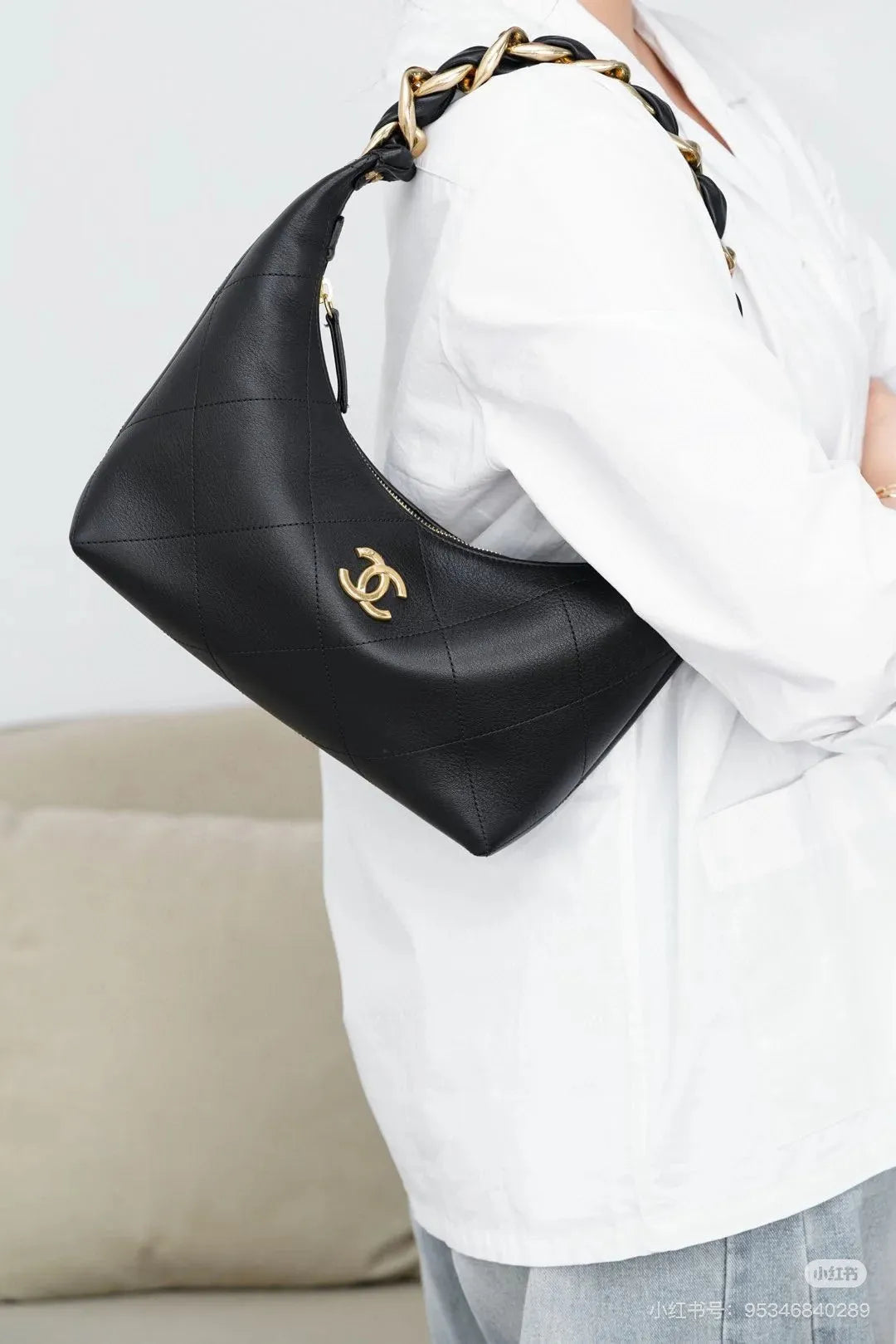 CHANEL 25 Hobo Handbag