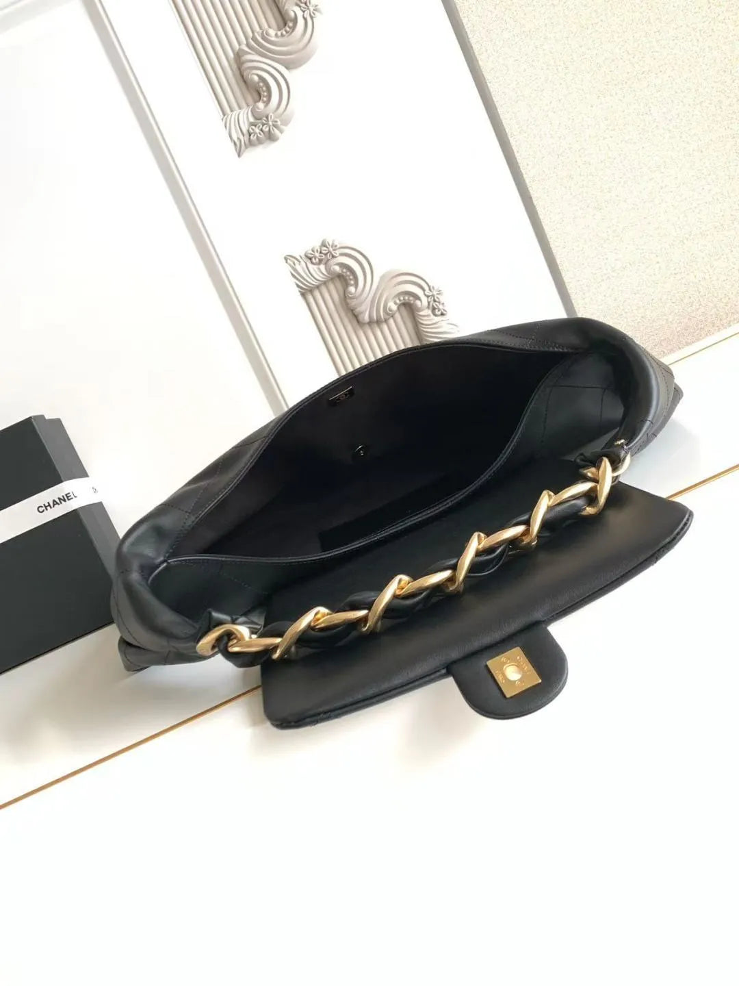 Chanel 25 New Hobo Underarm Handbag Leather AS5834