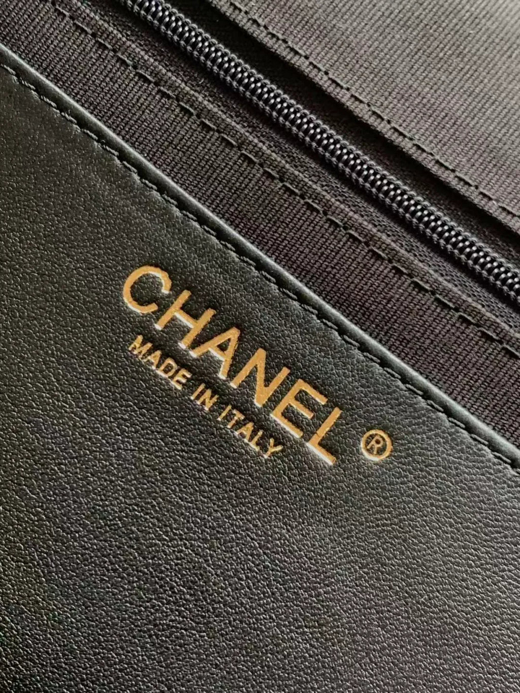 Chanel 25 New Hobo Underarm Handbag Leather AS5834