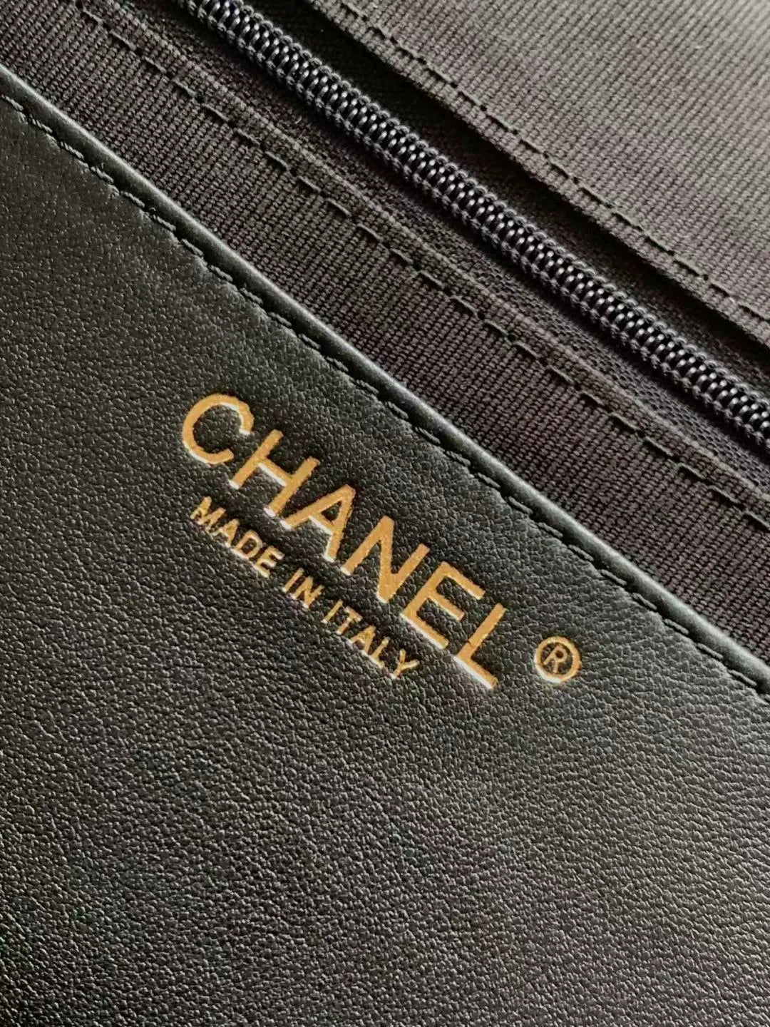 Chanel 25 New Hobo Underarm Handbag Leather AS5834