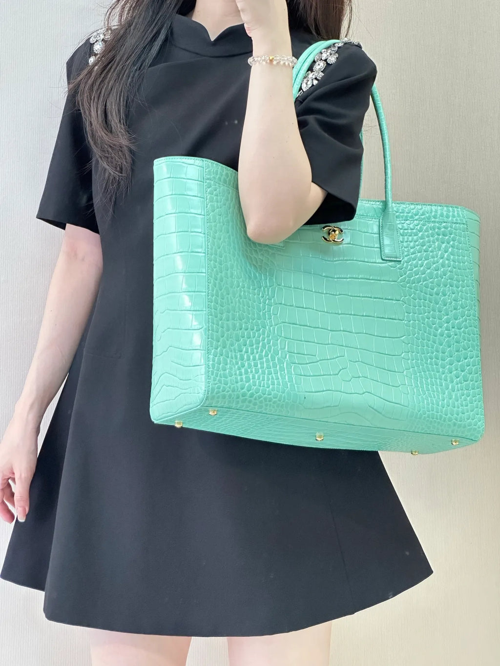 CHANEL 26 Cerf Leather Tote Bag