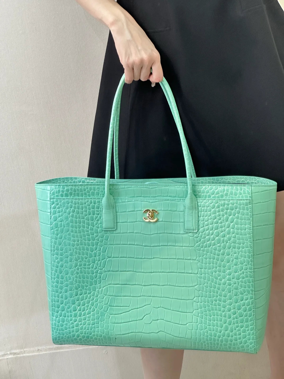 CHANEL 26 Cerf Leather Tote Bag