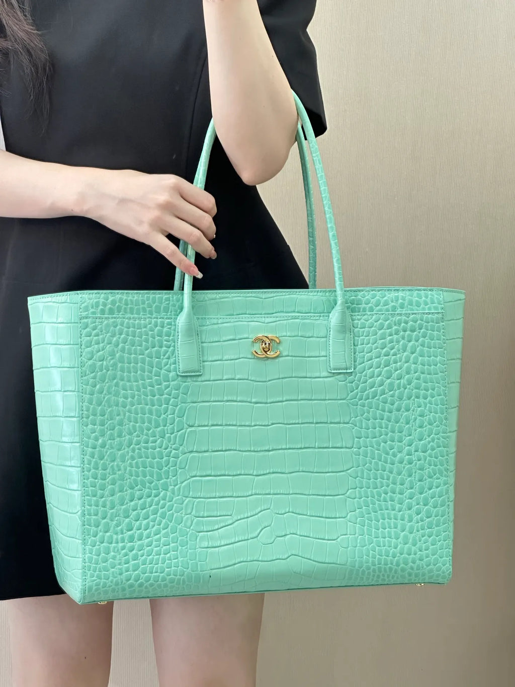 CHANEL 26 Cerf Leather Tote Bag