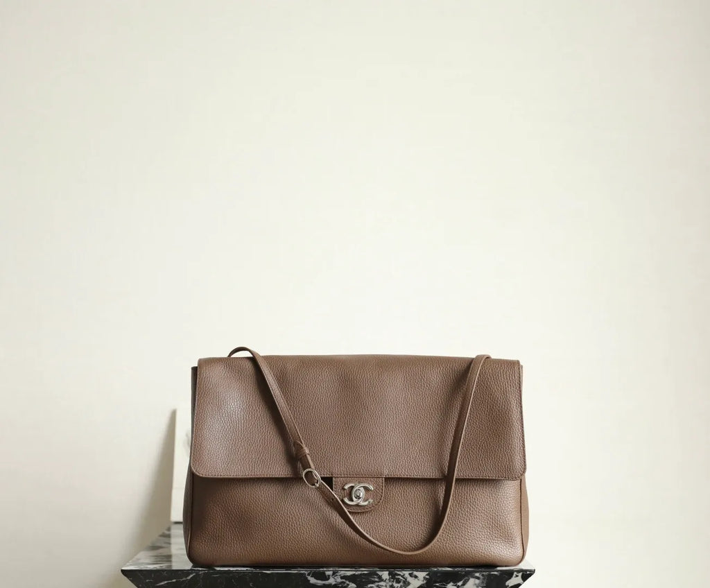 Chanel 26 Spring/Summer Maxi Flap Bag Pebbled Calfskin C-572