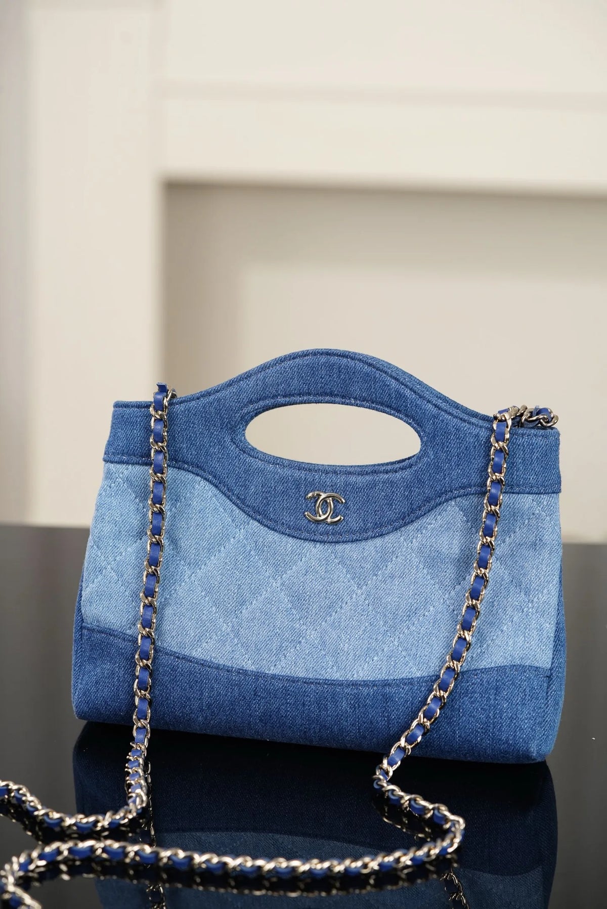 CHANEL 261 Nano Bag