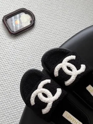 Chanel 26K Women's Furry Slippers