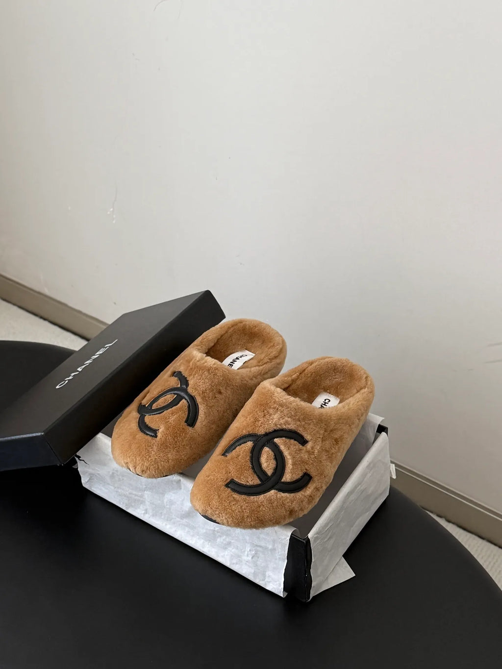 Chanel 26K Women's Furry Slippers