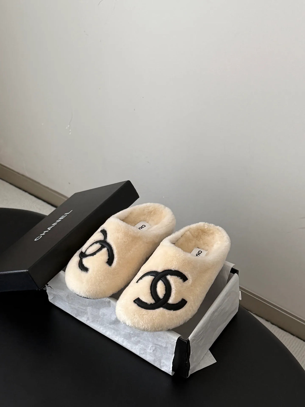 Chanel 26K Women's Furry Slippers