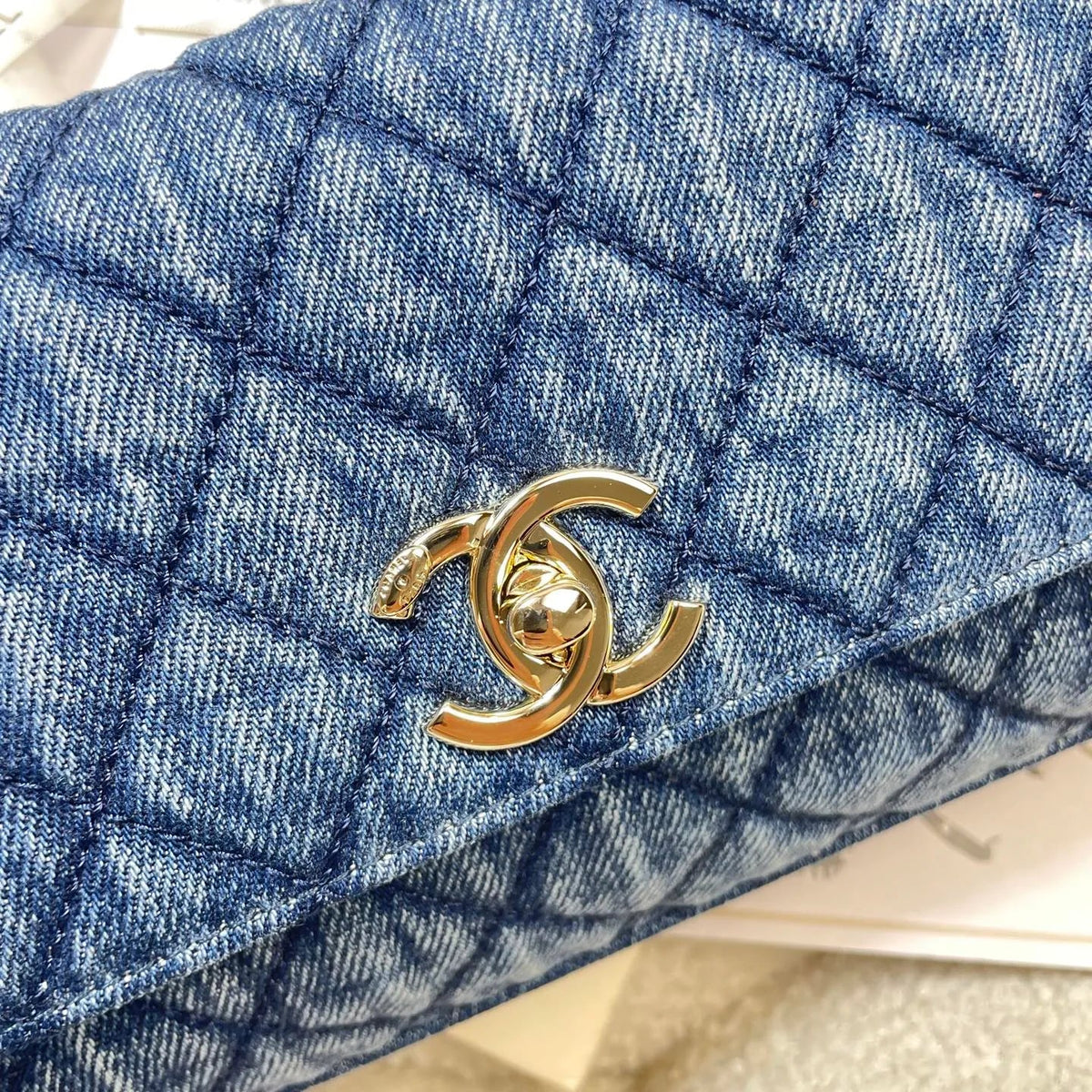 Chanel 26P Horizontal Coco Handle Black 6091