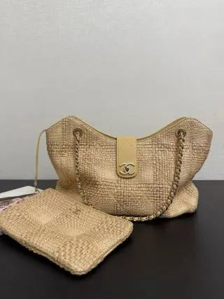 CHANEL 26P Woven Grass Shopping Bag