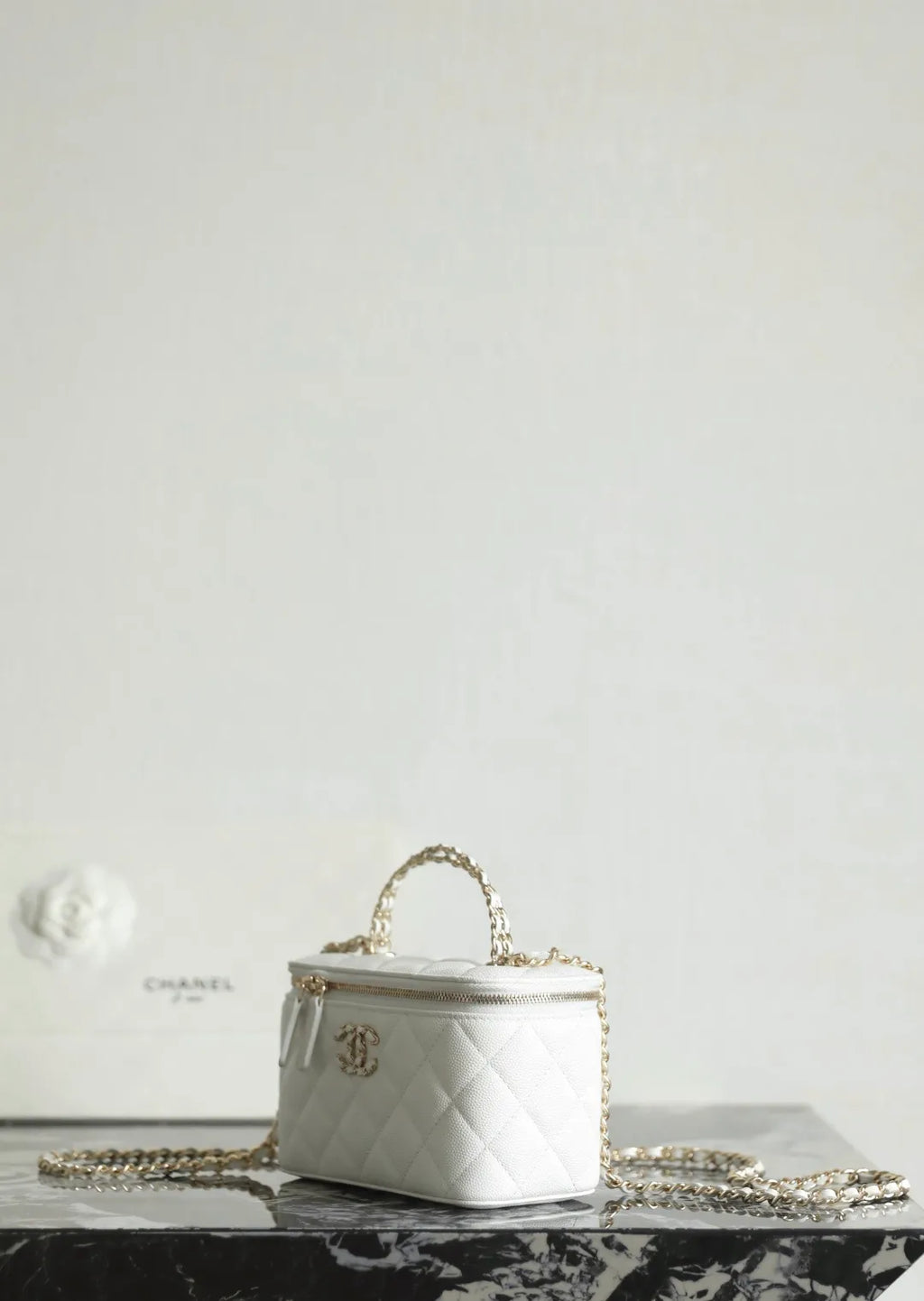Chanel 26S Cross-Chain Cosmetic Handbag Leather White R-865