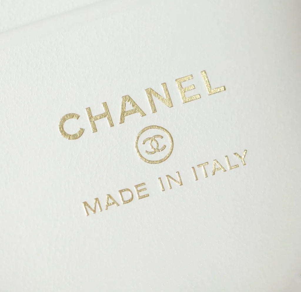 Chanel 26S Cross-Chain Cosmetic Handbag Leather White R-865