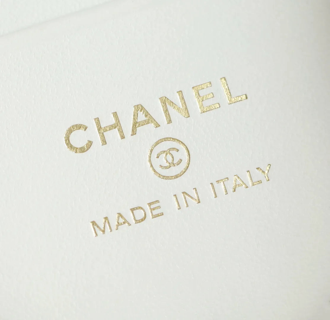 Chanel 26S Cross-Chain Cosmetic Handbag Leather White R-865