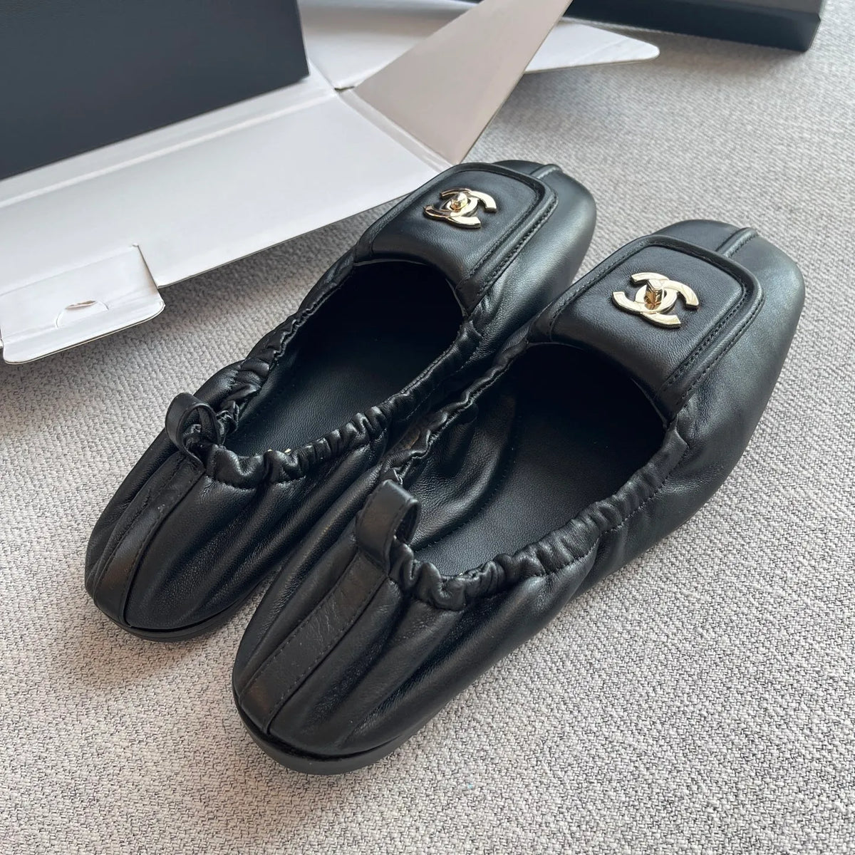 Chanel 26SS Women's Pleated Leather Ballet Flats