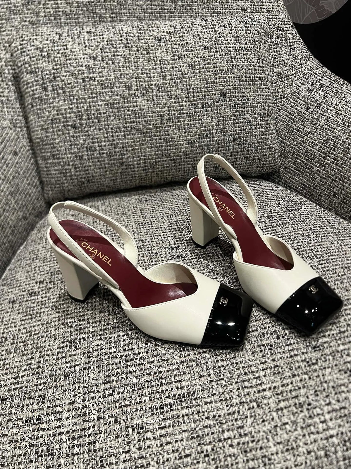 Chanel 26Ss Women's Square-Toe Chunky Heel Sandals 3.5in Sheepskin