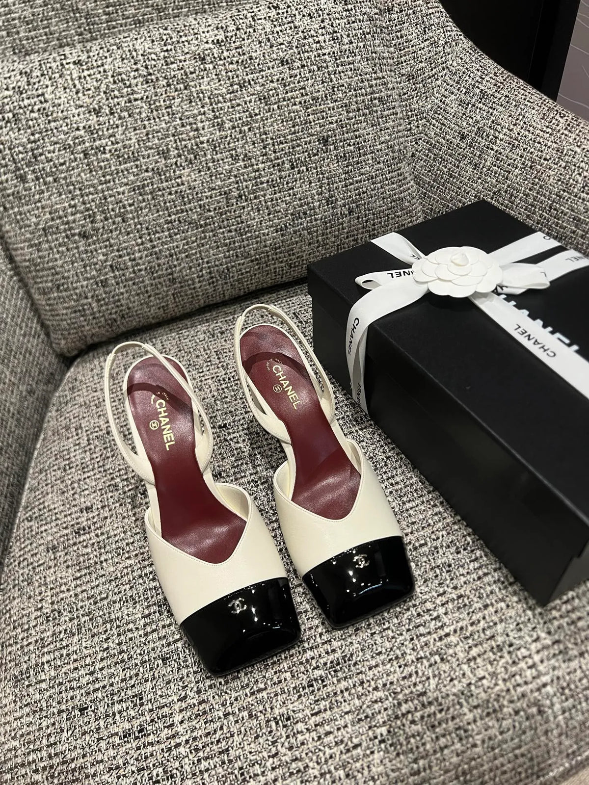 Chanel 26Ss Women's Square-Toe Chunky Heel Sandals 3.5in Sheepskin
