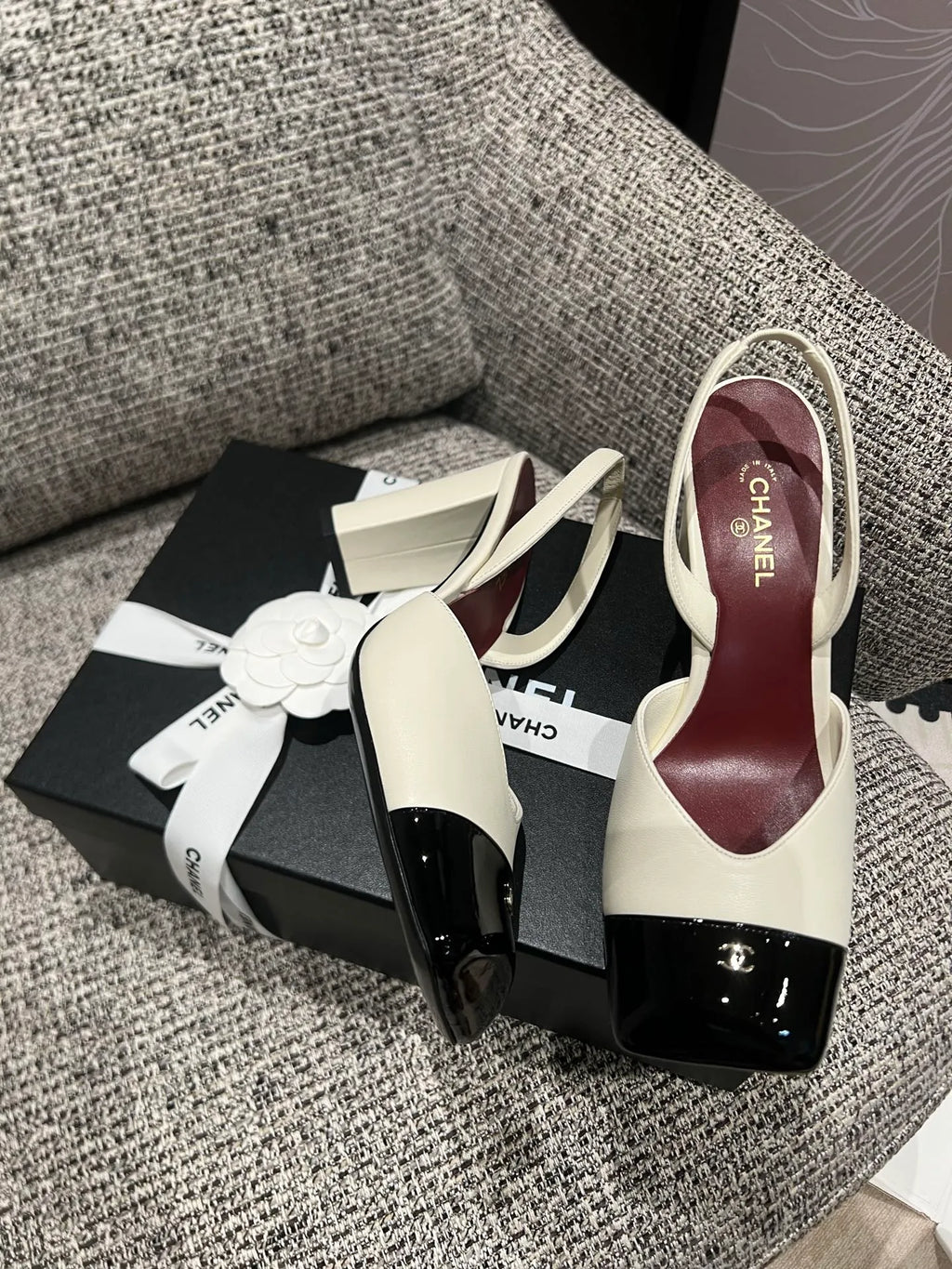 Chanel 26Ss Women's Square-Toe Chunky Heel Sandals 3.5in Sheepskin