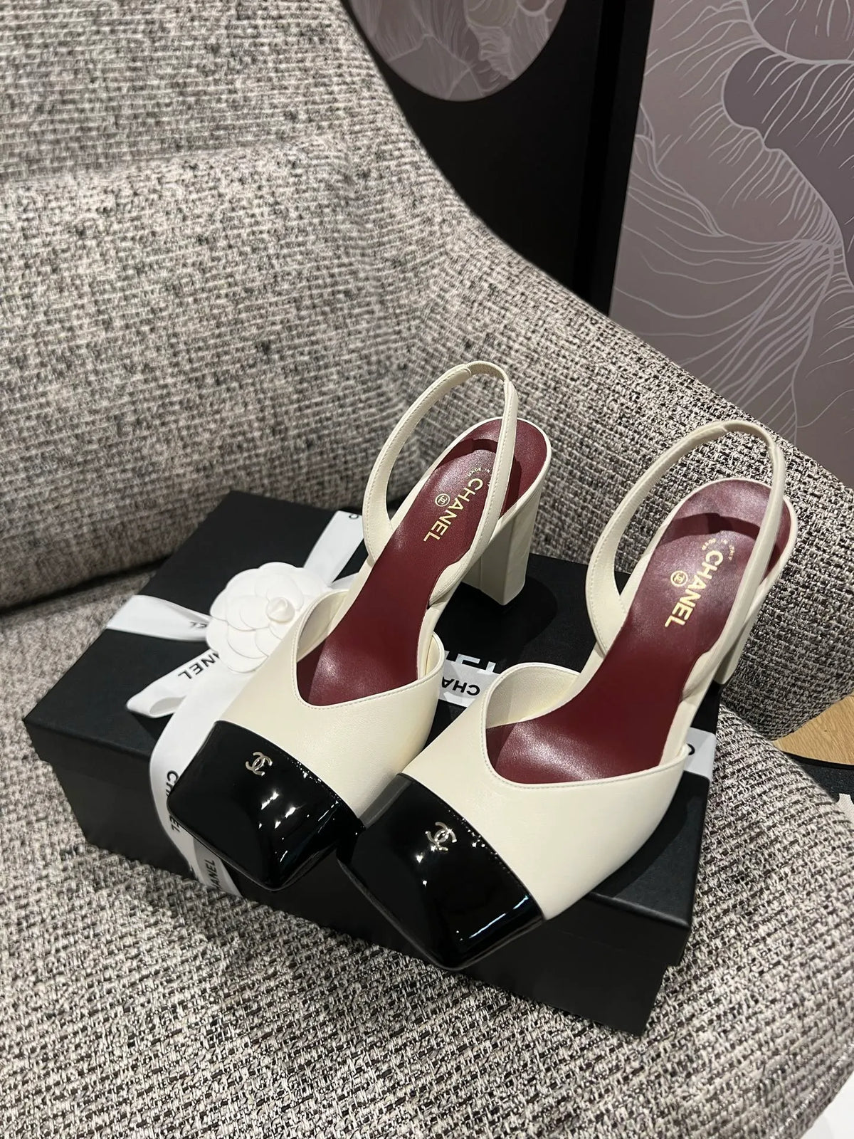 Chanel 26Ss Women's Square-Toe Chunky Heel Sandals 3.5in Sheepskin