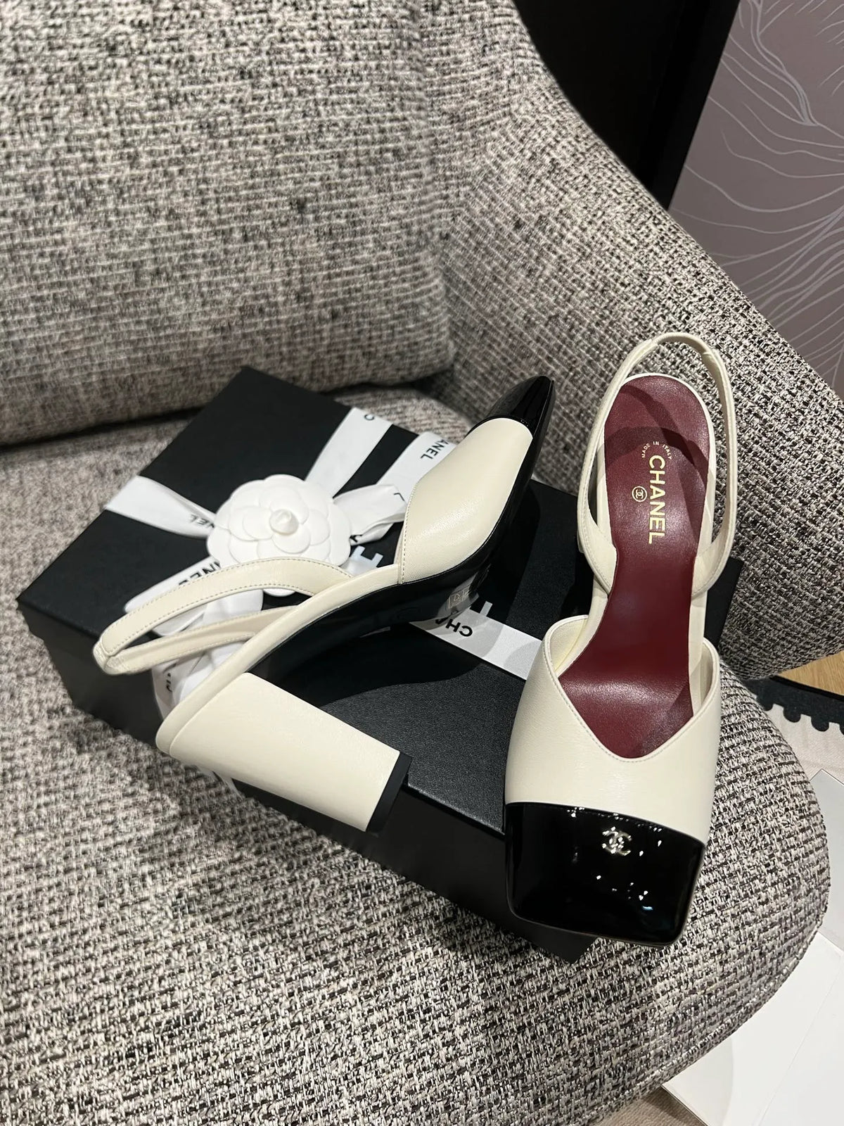 Chanel 26Ss Women's Square-Toe Chunky Heel Sandals 3.5in Sheepskin