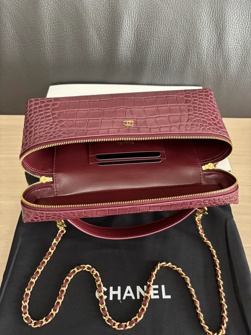 Chanel 5438 Maroon 700