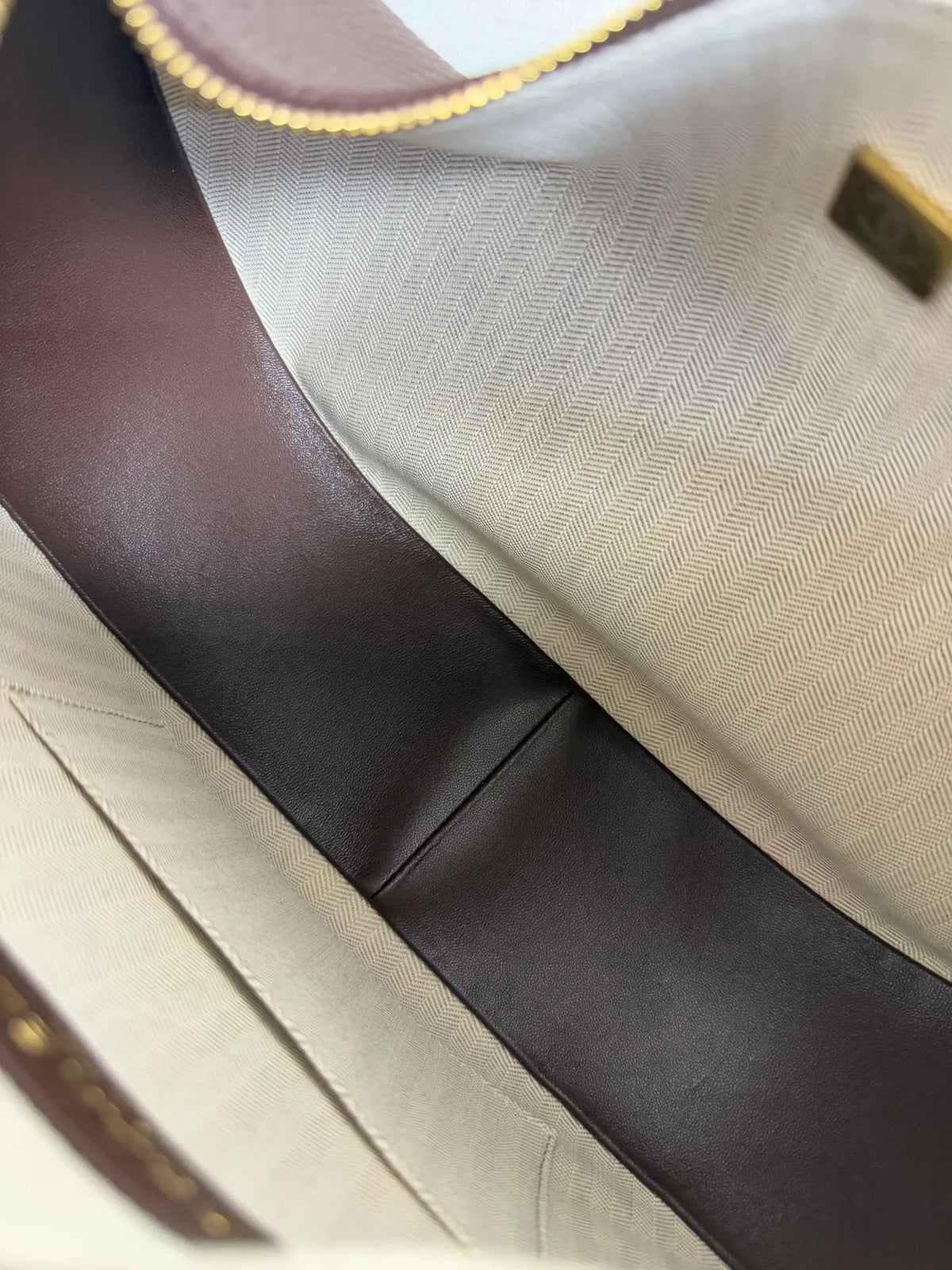 CHANEL 6B Hobo Bag
