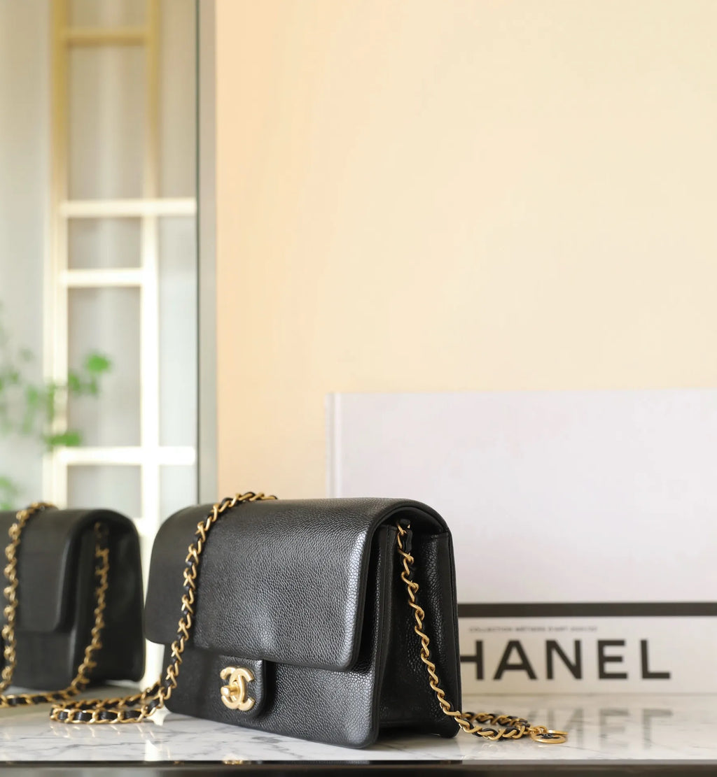 Chanel Caviar Pendant Flap Bag Calfskin Leather R-861