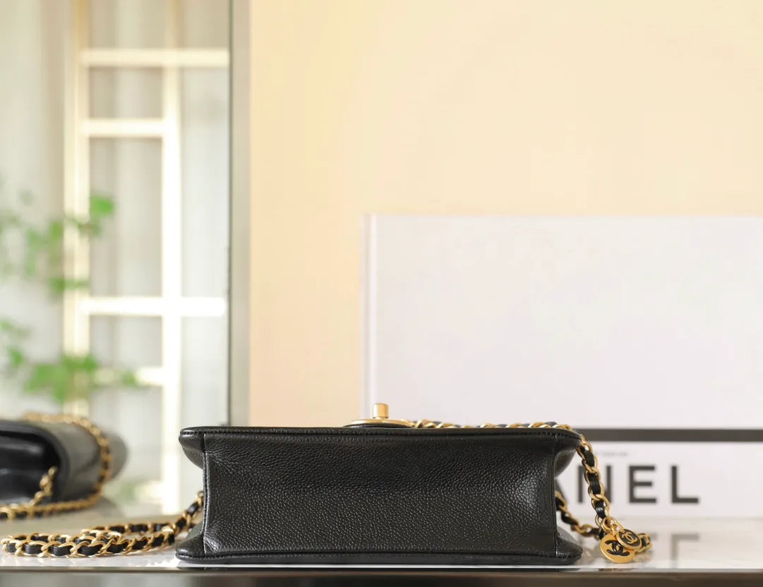 Chanel Caviar Pendant Flap Bag Calfskin Leather R-861